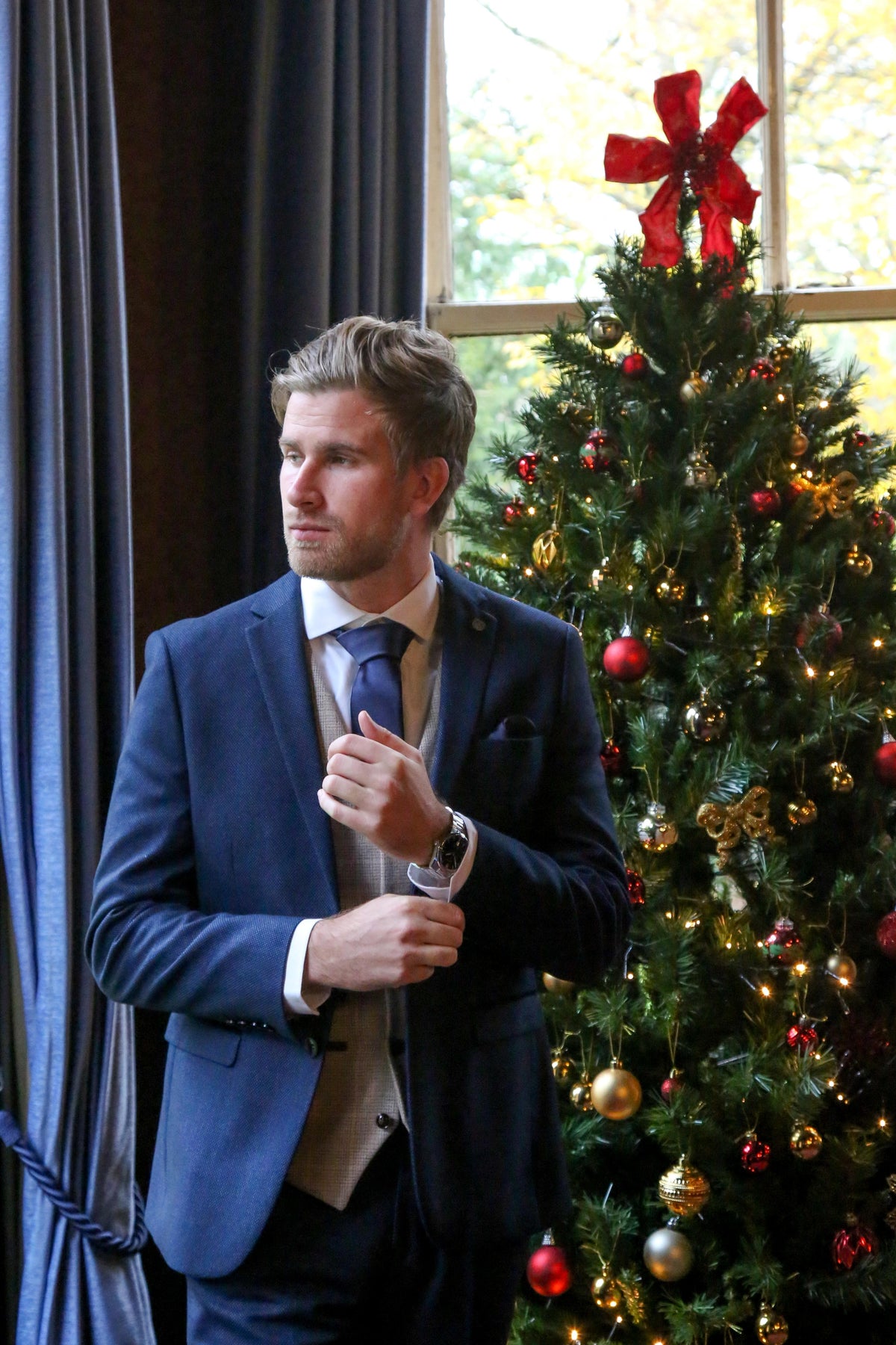 How to Dress for a Winter Wedding: The Complete Men's Guide