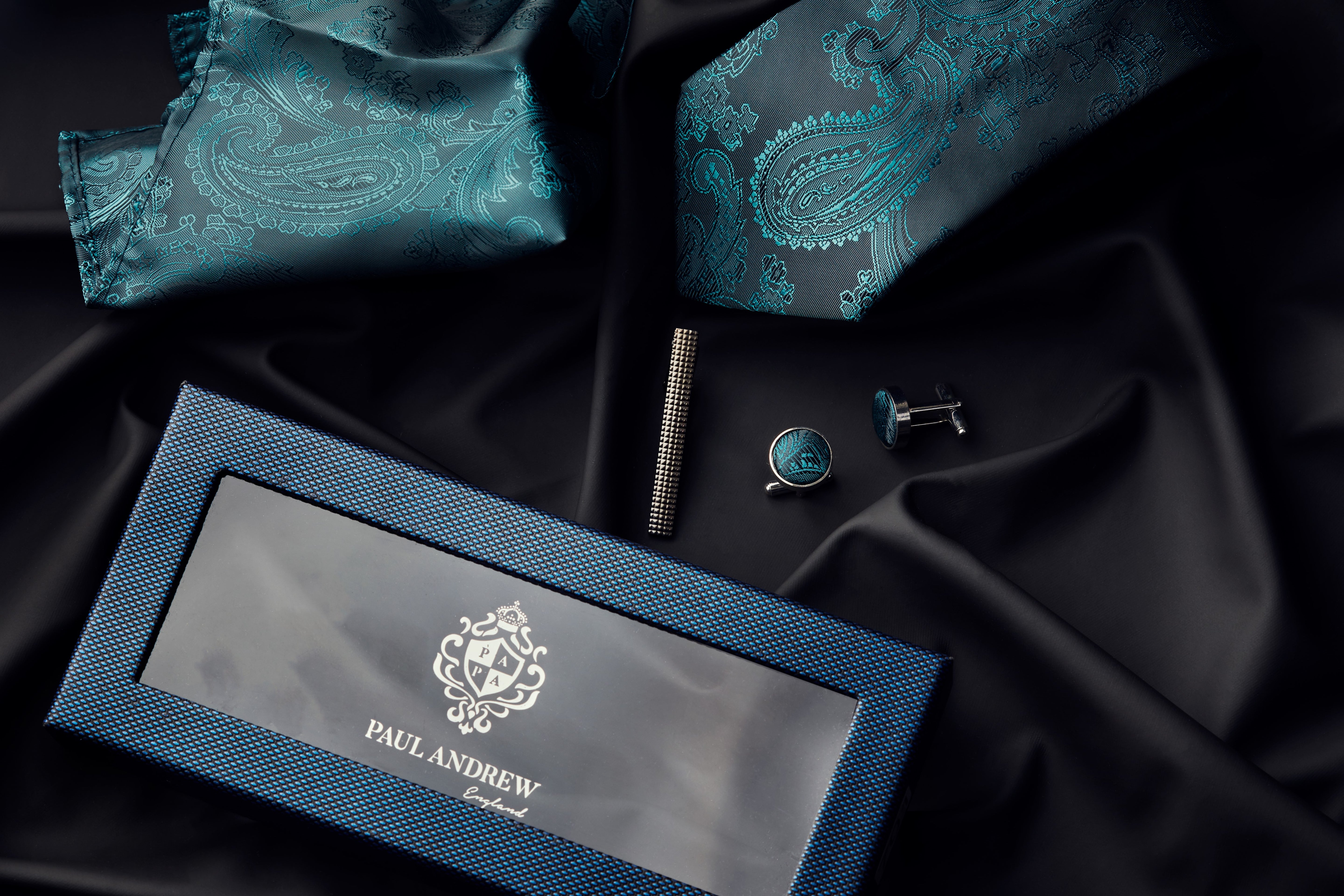 Paul Andrew - Green Paisley Tie Set