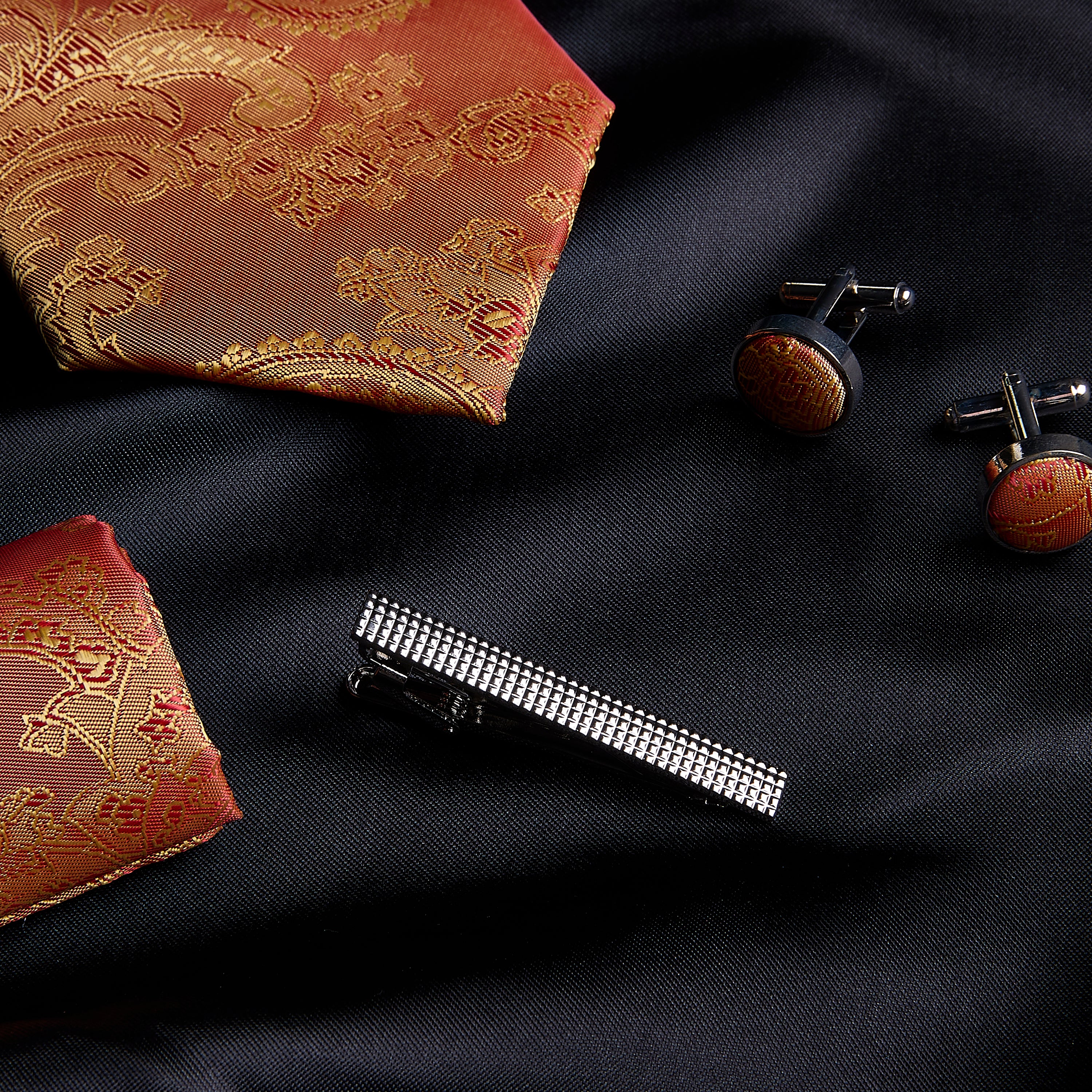 Paul Andrew - Orange Paisley Tie Set