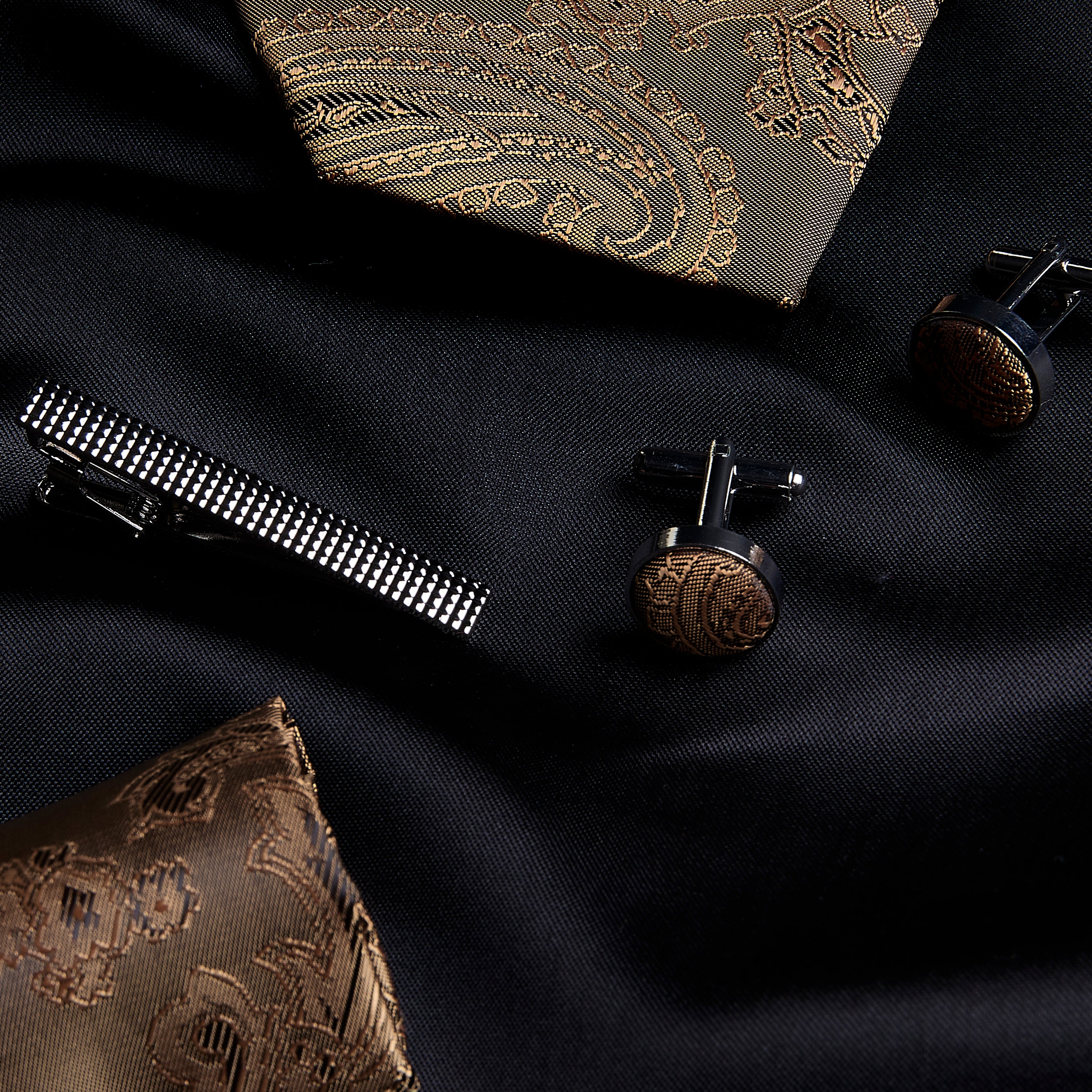 Paul Andrew - Brown Paisley Tie Set